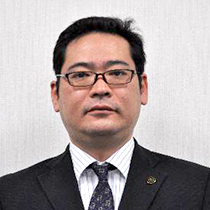 経理副部長 崎濱成康